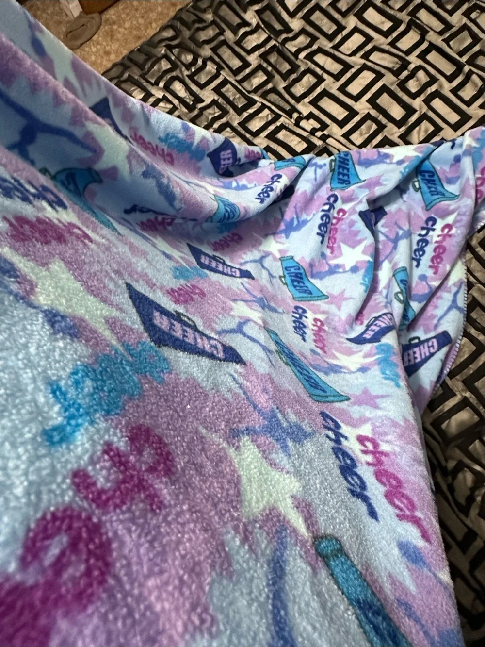 Cheer Fleece Throw Blanket in Lavender, Blue & White